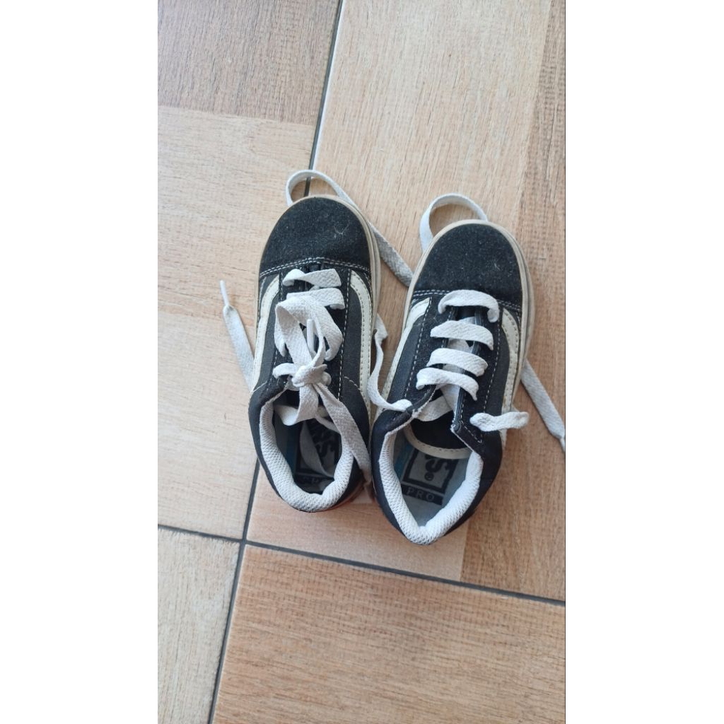 sepatu bekas anak vans