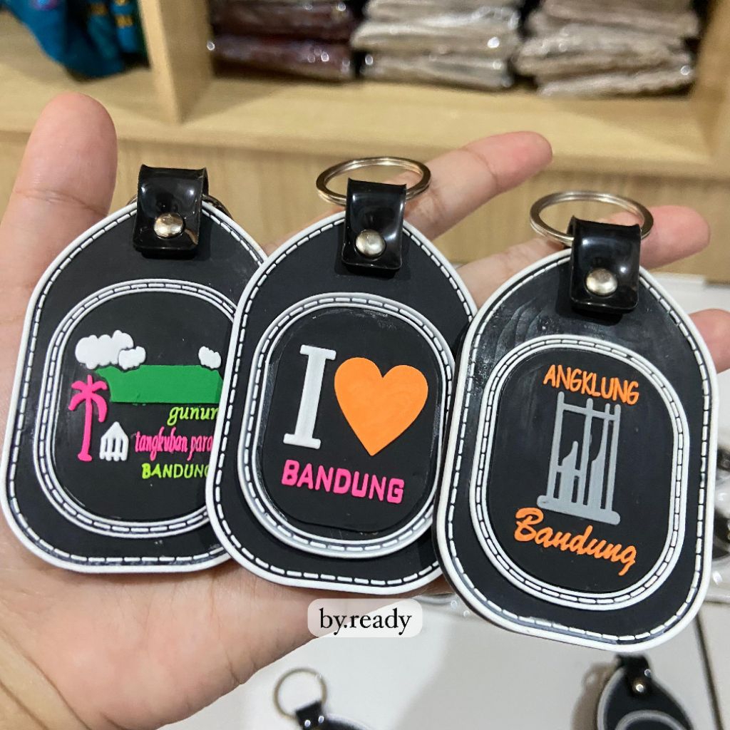 PAKET 4 PCS Gantungan Kunci Bandung | Oleh - Oleh Bandung | Souvenir Bandung | Gantungan Kunci
