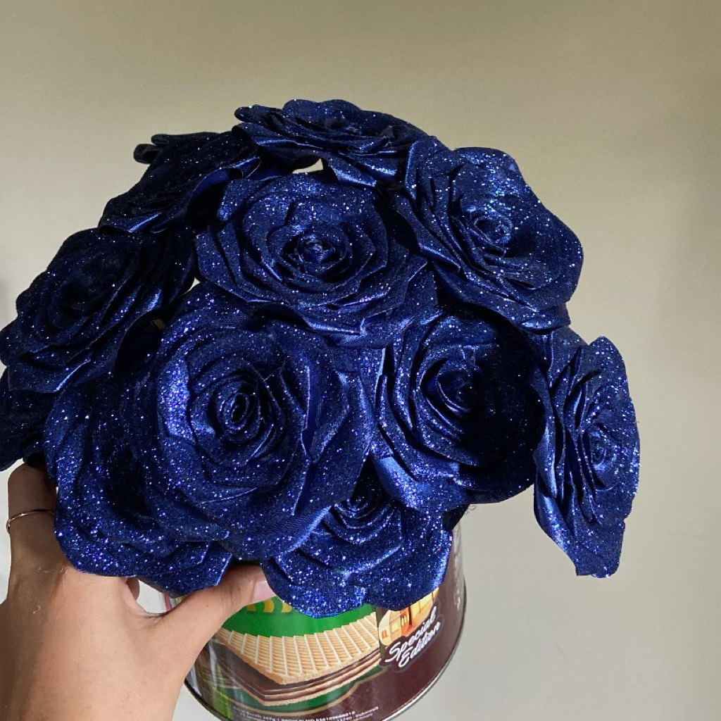 

BUNGA MAWAR PITA SATIN NAVY