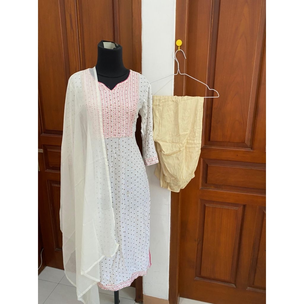 KURTI SET PUTIH (PL)