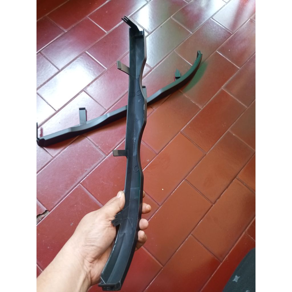 lis bawah lampu bmw e46 prefacelift