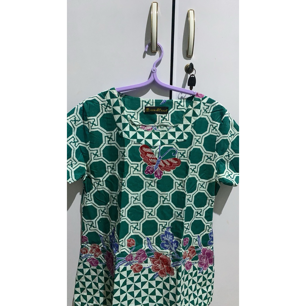 ATASAN BATIK HIJAU WANITA