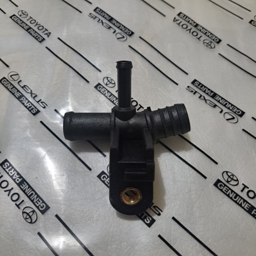 SAMBUNGAN PIPA BYPASS PLASTIK RADIATOR ATAU AIR PENDINGIN PIPA BYPASS  TOYOTA INNOVA HILUX ORIGINALN