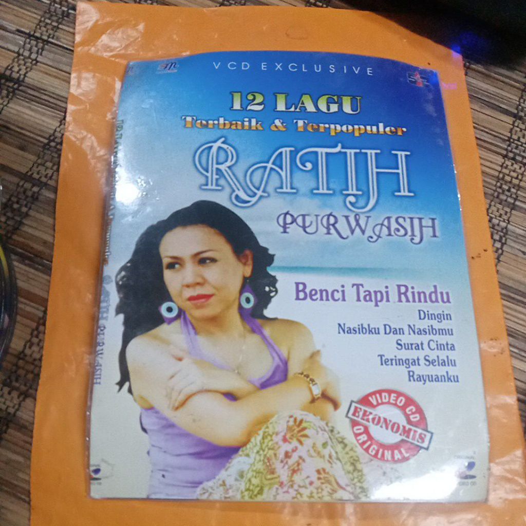 VCD RATIH PURWASIH J030