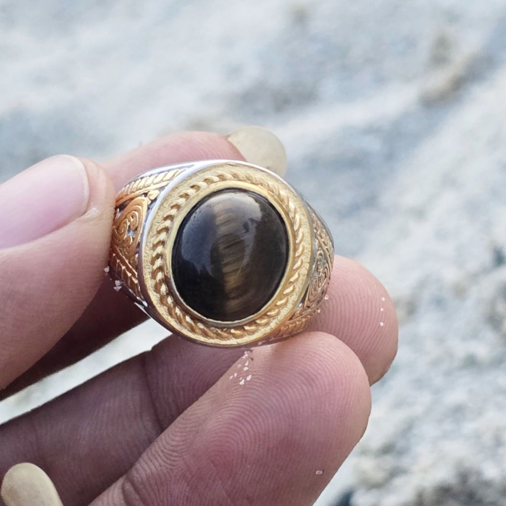 Cincin pria batu tiger eye mewah dan sangat elegan
