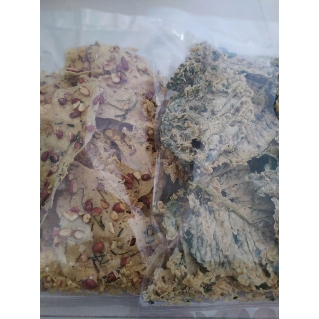 

Peyek Kacang dan Kripik Bayam 200gram