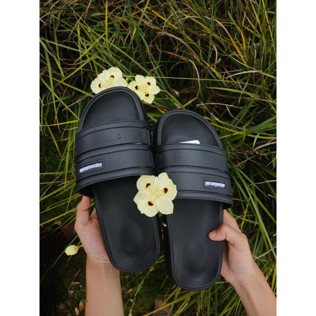 Sandal Slop HENGRUN Sandal Slop Pria Karet Sandal Slop Pria Terbaru 2025 Sandal Slop Slip On Pria Sa