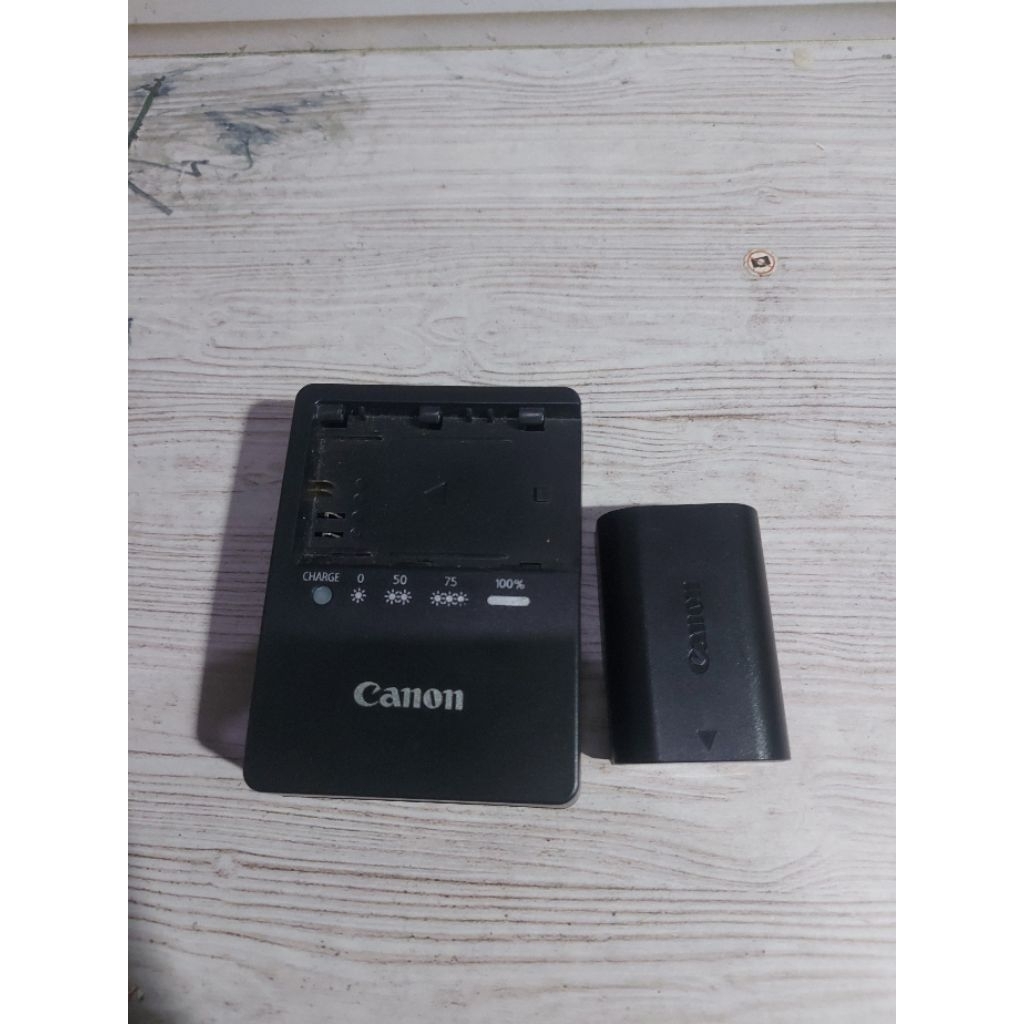 Charger & Baterai Canon 60D