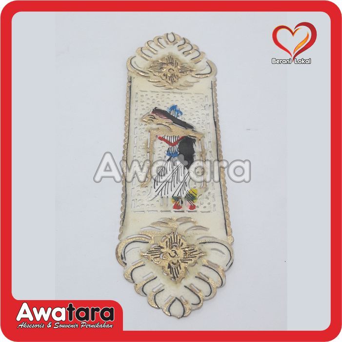 

Pembatas Buku Kulit Shinta Gold