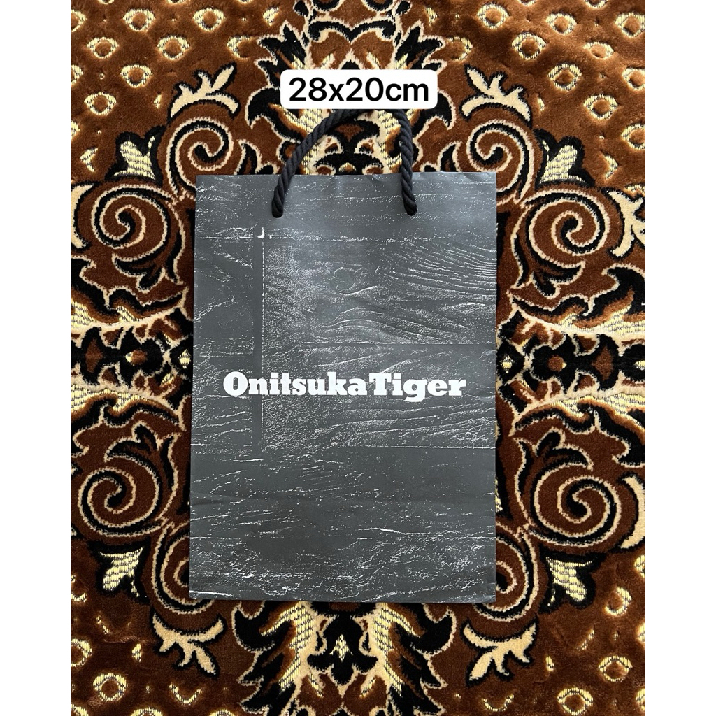 

Tas paperbag onitsuka tiger