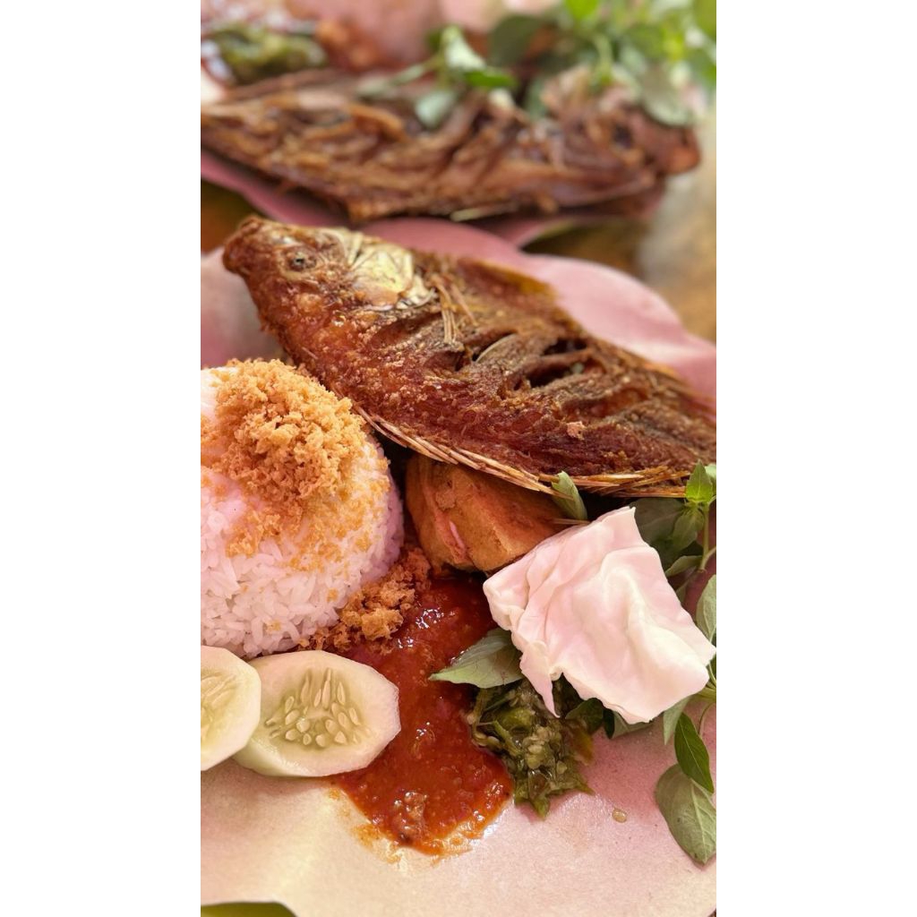 

Nasi Ikan Nila Kremes