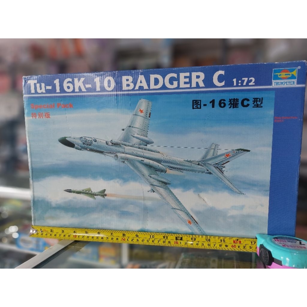 trumpeter model kit pesawat tempur skala 1/72 TU-16k 16 pembom heavy bomber angkatan udara Rusia dan