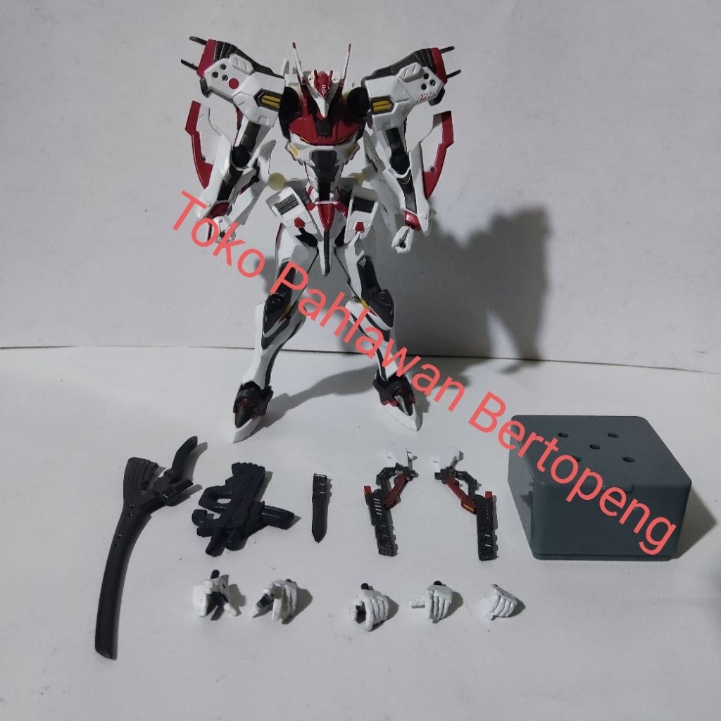 Revoltech Muv-Luv Alternatif Total Eclipse Shiranui 2nd Demonstrator Color [Kaiyodo] - Gundam LBX Fi
