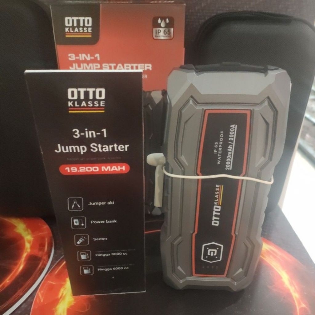 OTTO KLASSE Jump Starter 12V Powerbank 20000MAH - Hitam