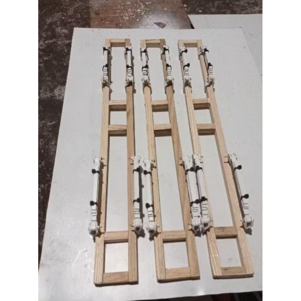 SASIS MINIATUR TRUK SKALA 14 BAHAN KAYU