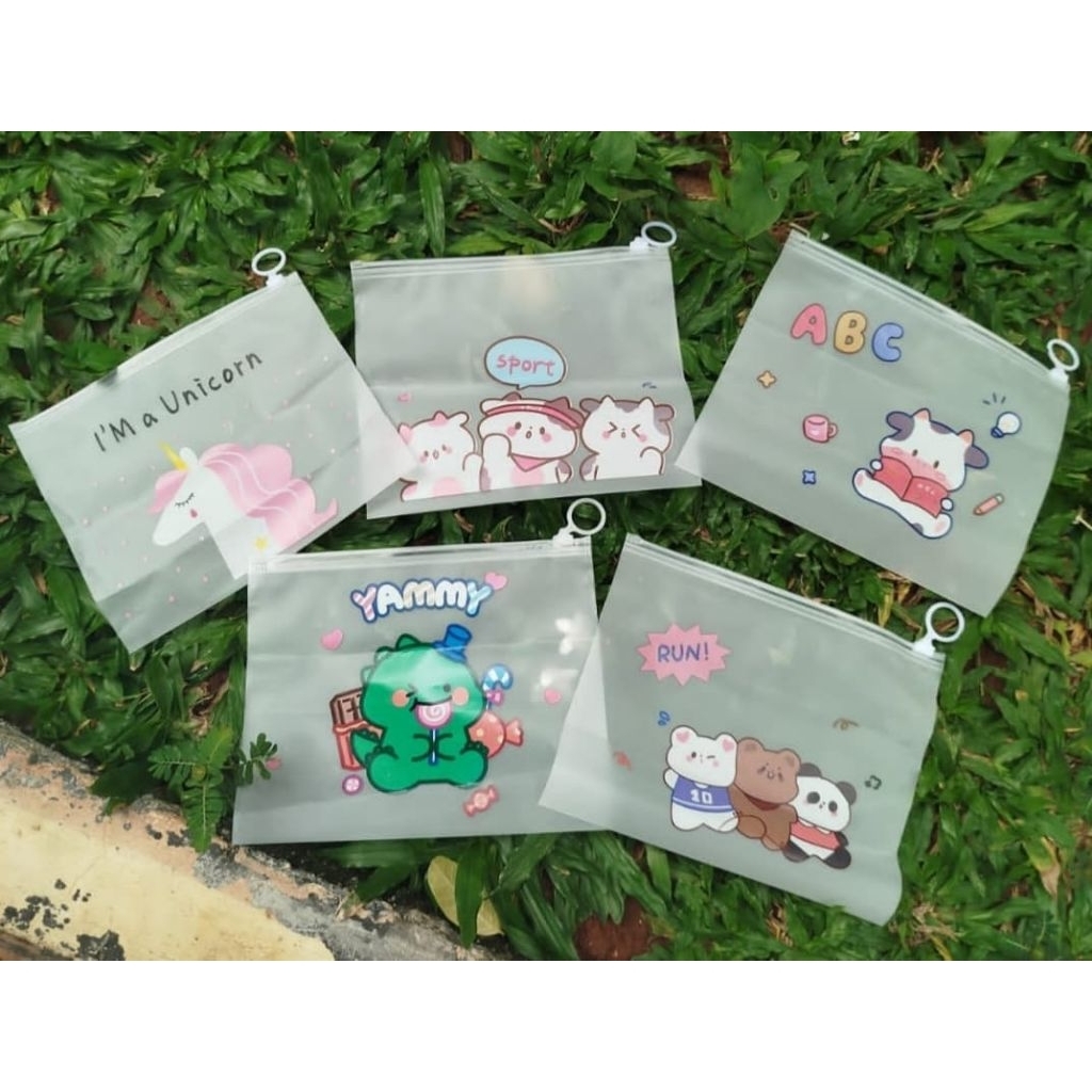 

Rainbow Pouch, Pouch Alat Tulis/Perlengkapan Karakter Lucu by Everything Rainbow