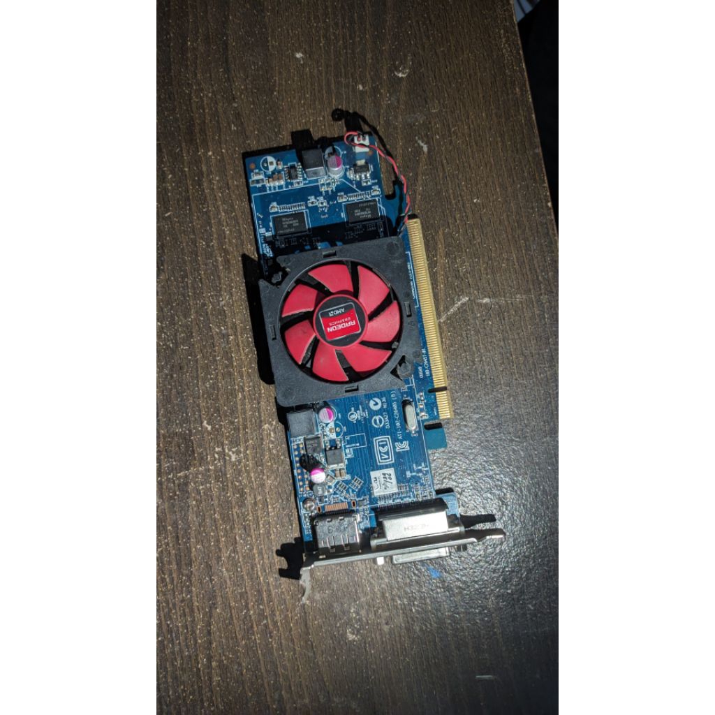 VGA AMD 7000