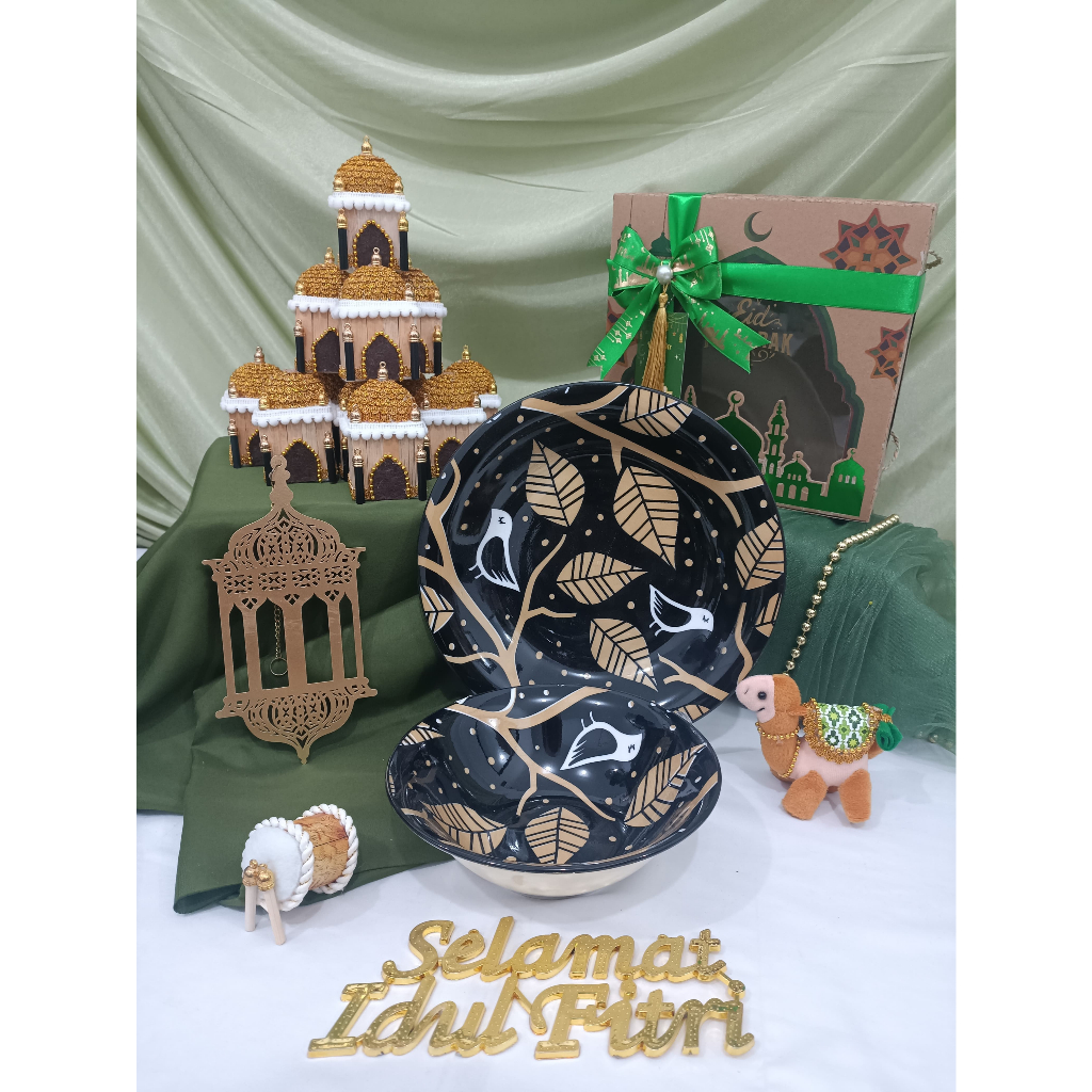 

PAKET HAMPERS LEBARAN LUCKY GINGKO/BLACK LEAF/REACTIVE BLUE/CAFELIS