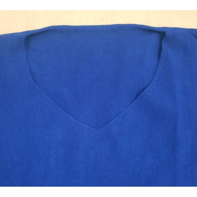 Blouse Baju Sweater Sweatshirt Rajut Halus Tebal V-Neck Warna Biru