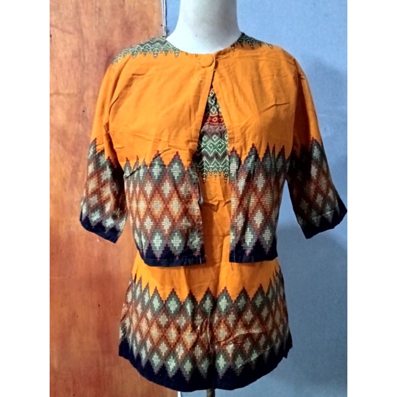[PreLoved] Set Baju batik wanita blazer dan dalaman