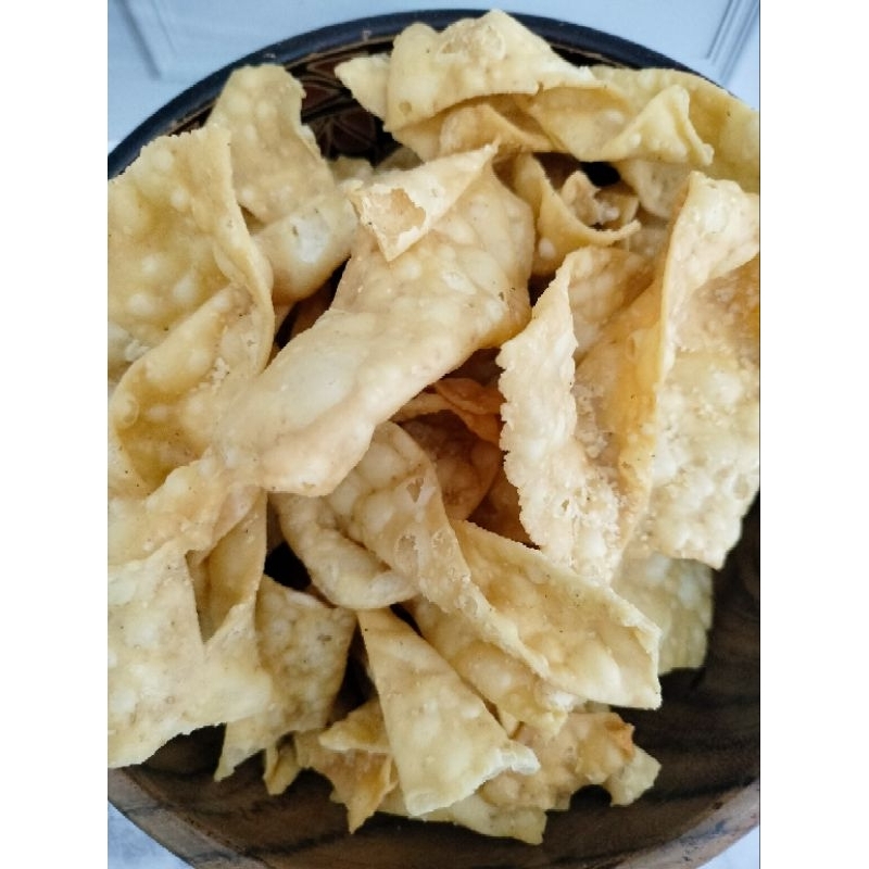 

Pangsit Bawang / Keripik Pangsit Cumi Cumi Gurih Renyah 250 Gram
