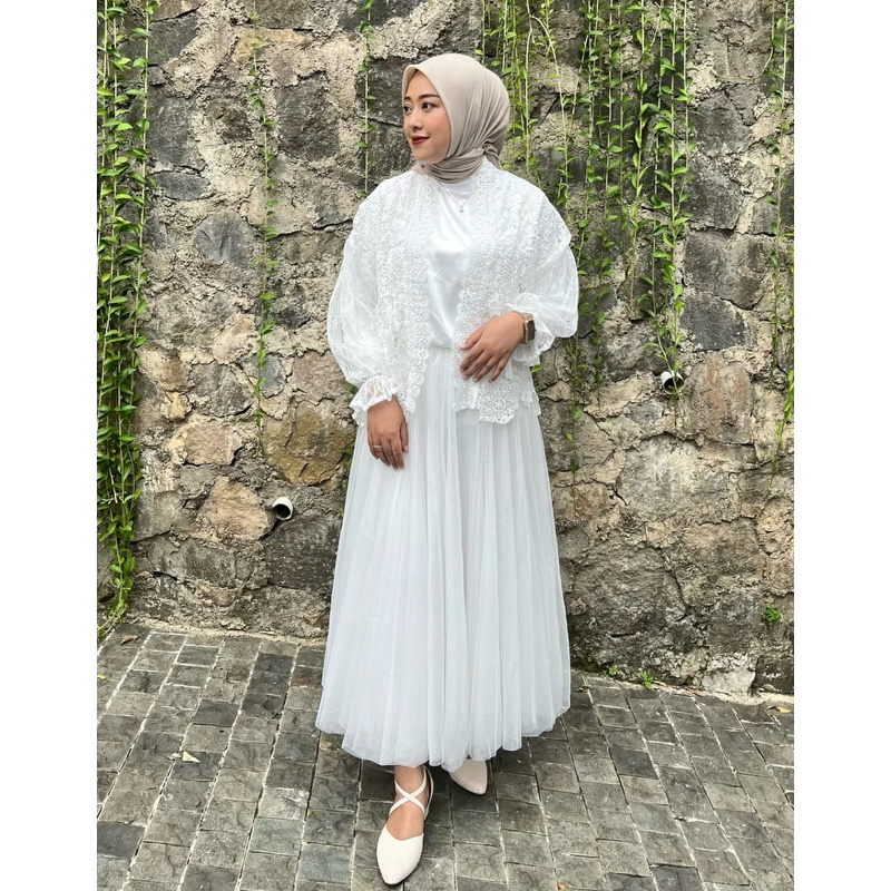Sewa Epslooks.id / Sewa Kina Atelier /Sewa Luxxe Studio / Sewa Kebaya wisuda / Sewa Dress