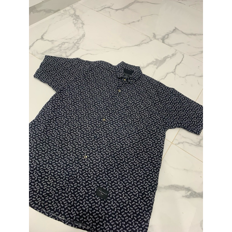 Preloved Kemeja Pria Lengan Pendek Brand Original HANAKA & CO