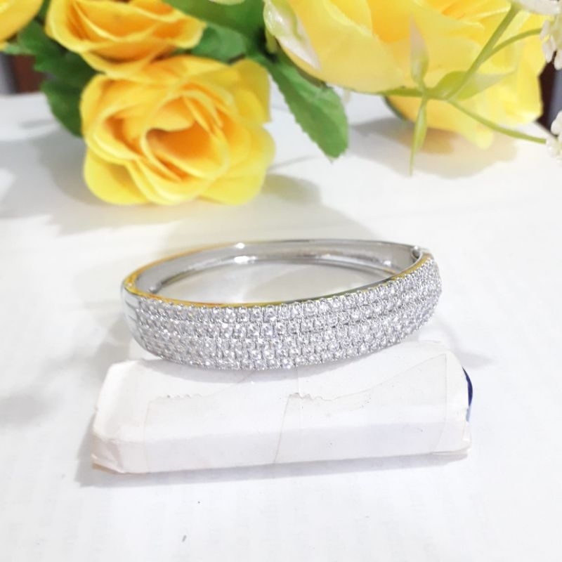 Gelang bangle permata Swarovski yang sangat memukau accessories perhiasan warna lapis silver wanita 