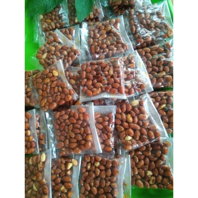 

1 pak isi 10pcs petis kacang pedes manis/kacang pedes balado/cemilan pedas/cemilan kacang/petis kacang pedes manis