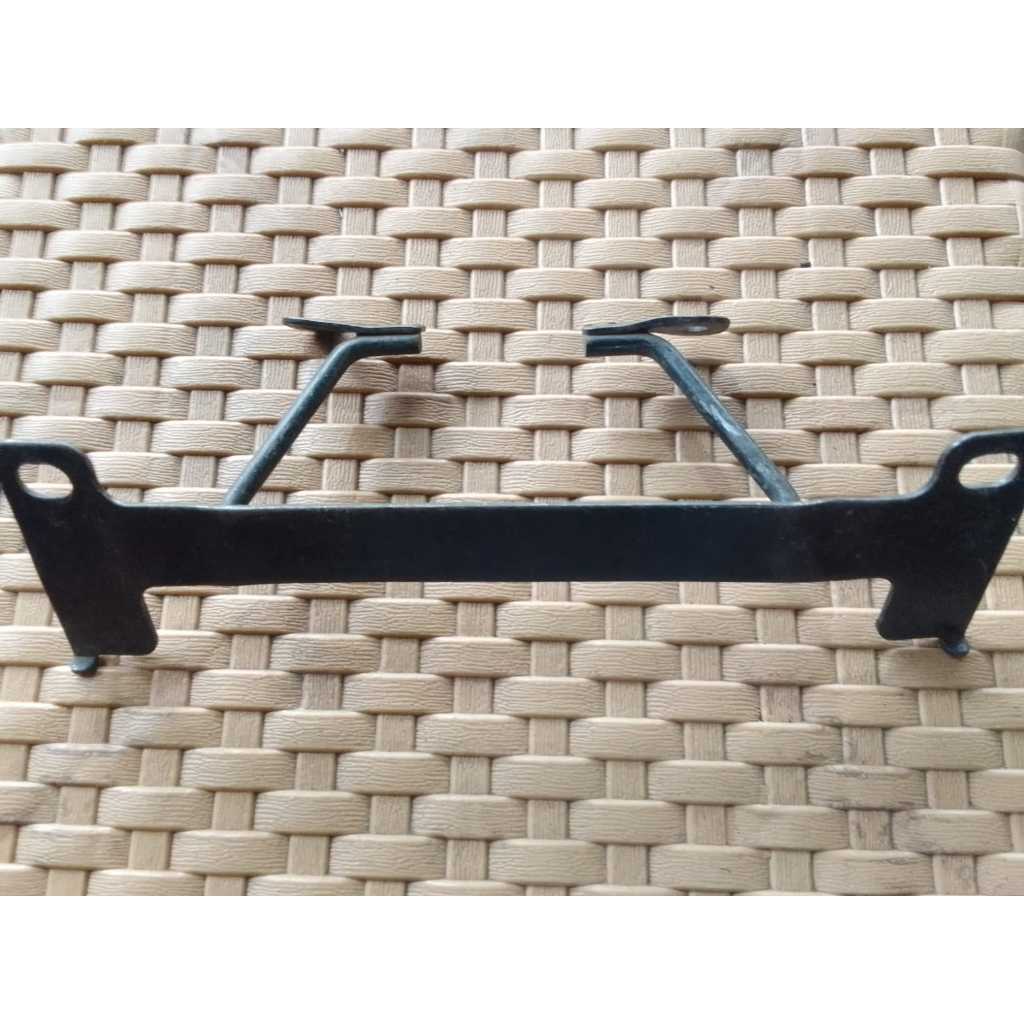 Bracket breket dudukan plat nomor Yamaha Byson Karbu Original