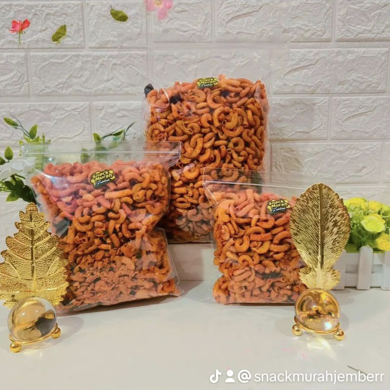 

Makaroni pedas daun jeruk