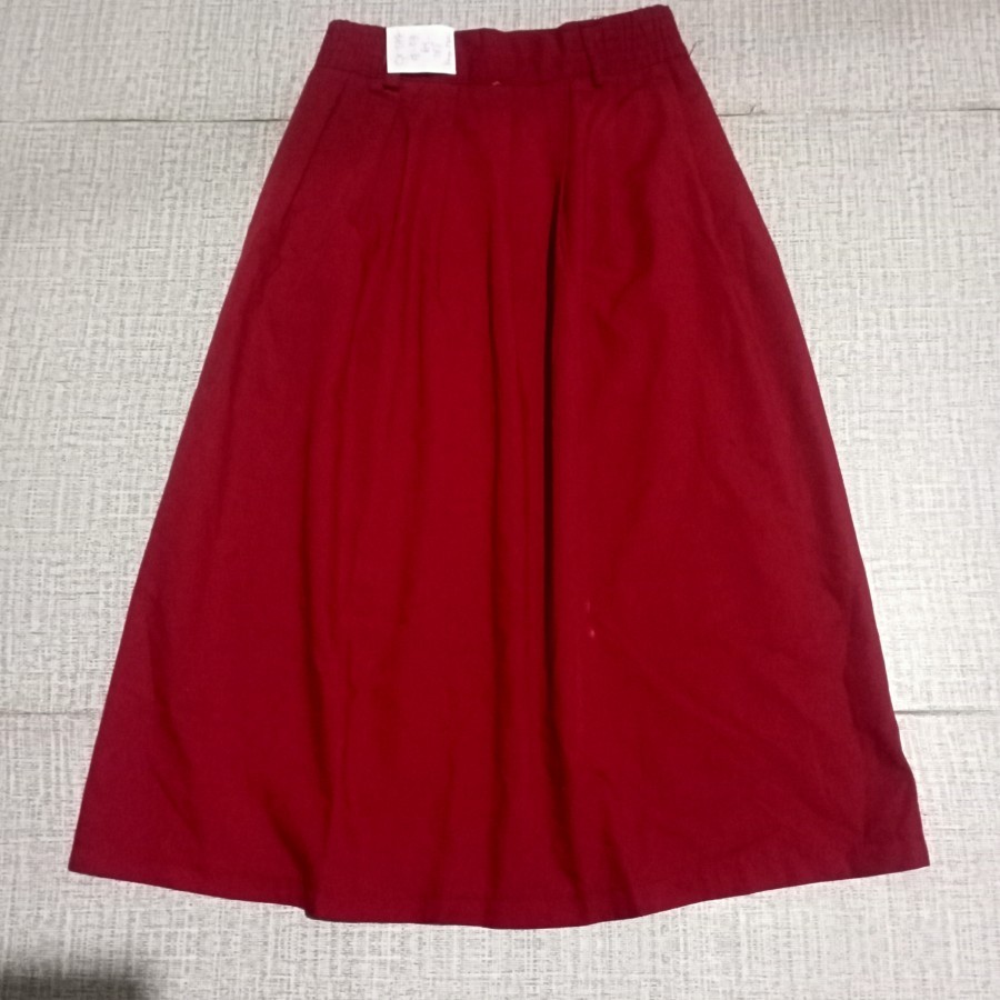 PRELOVED bekas rok sd merah/cx277