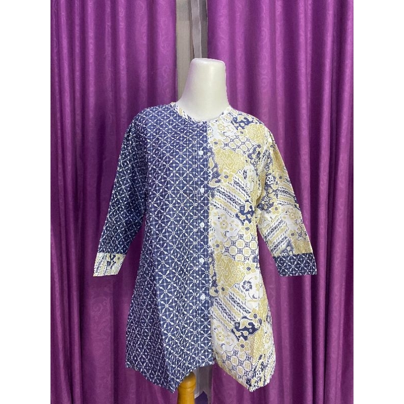 Batik Kerjaa Wanita Modern Lengan 3/4 Blouse Batik Wanita kancing Depan Batik Modern