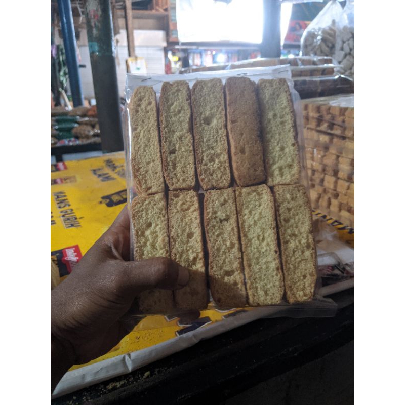 

Kue Roti Kering PALMES Bolu Panggang gurih renyah manis (harga satu pak plastik)