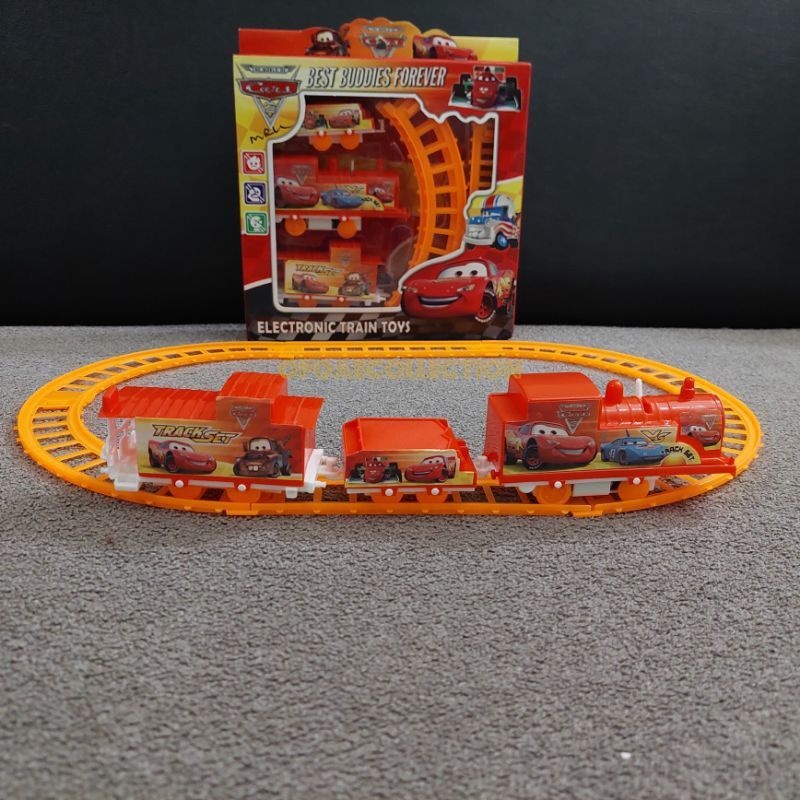 Electronic Train Set Karakter Cars Spiderman Mainan Kereta Api Dengan Rel & 3 Gerbong
