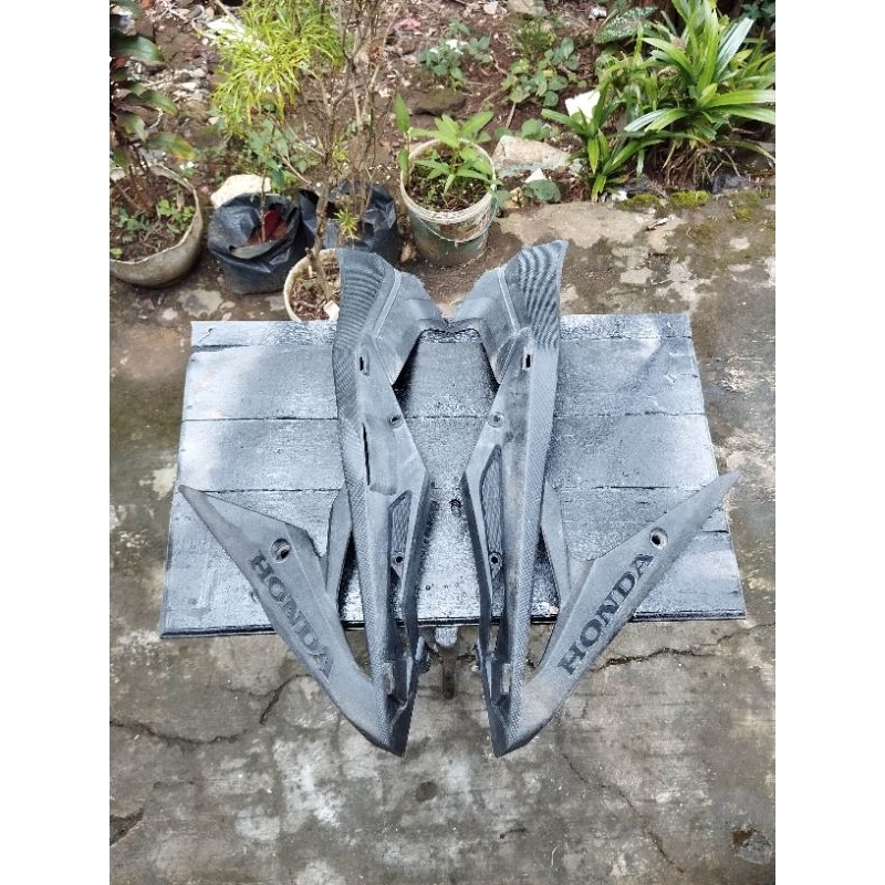 cover sambungan sayap samping bawah honda sonic 150 r original seken