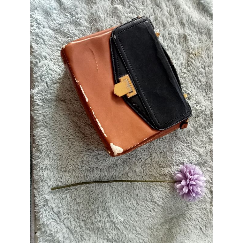 preloved tas Charles and Keith