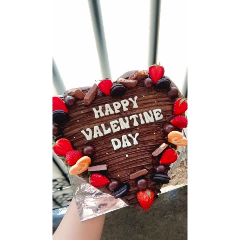 

HAMPERS VALENTINE, LOYANG LOVE, BROWNIES HBD