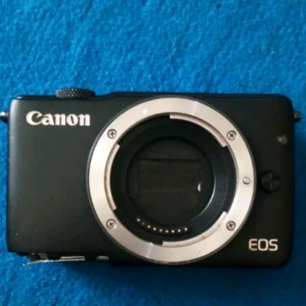 kamera Mirrorless canon eos M10