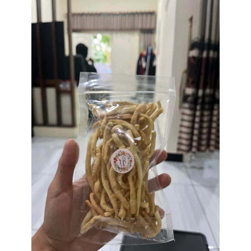 

Cemilan stik Bawang/kue bawang