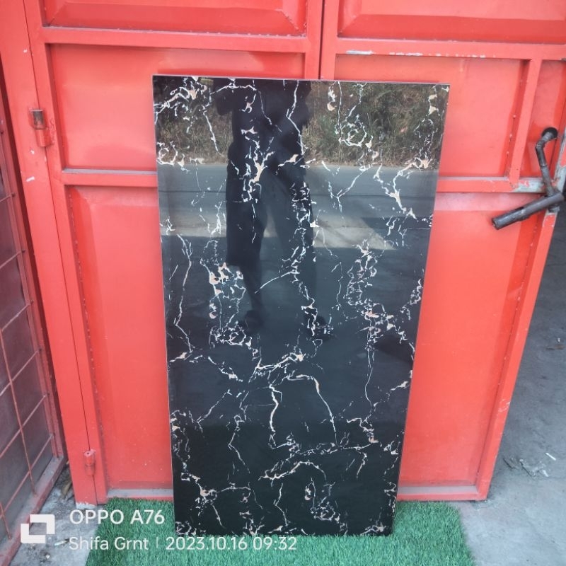 Granit lantai 60x120.corak emas kw1/Torch Granit