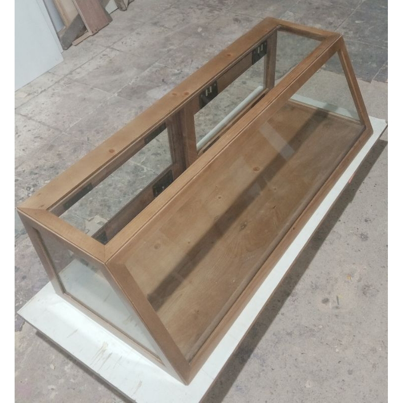 etalase kafe warkop restoran jualan warung food display kayu jati Belanda dan kaca ukuran 100x40x30