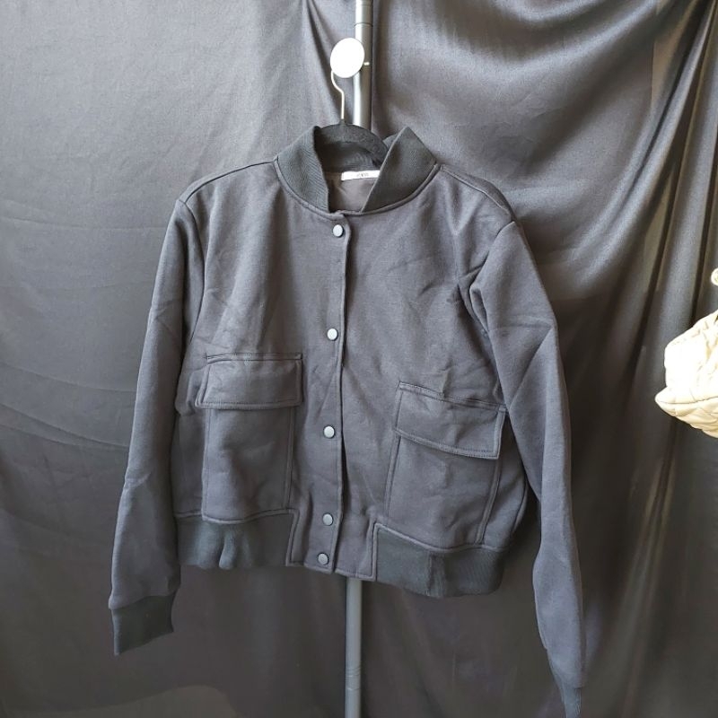 170 [NEW] Zara Jaket Bomber Wanita Hitam M