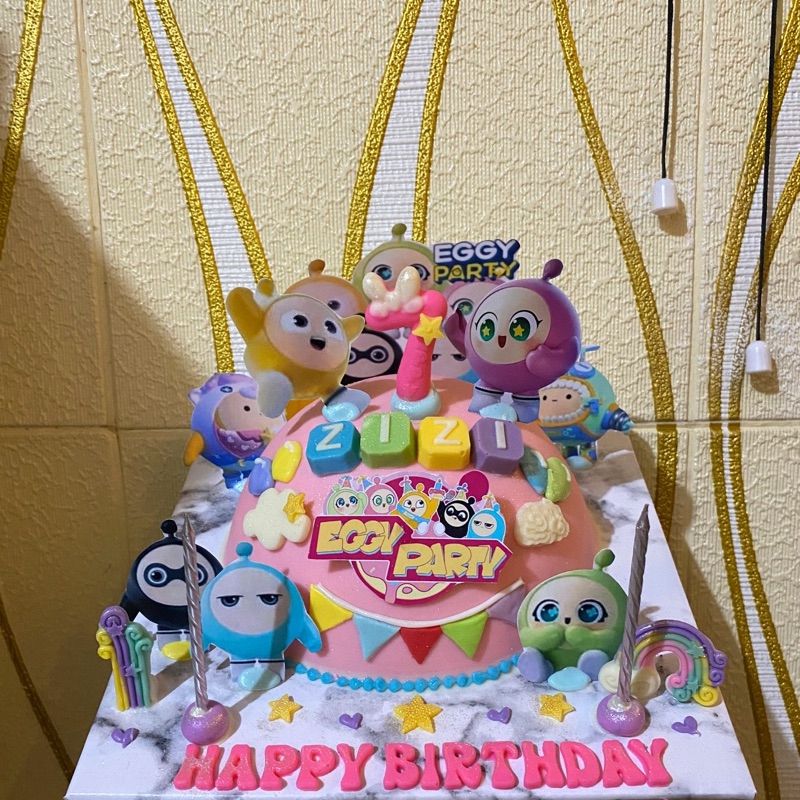 

Pinata Cake eggy party