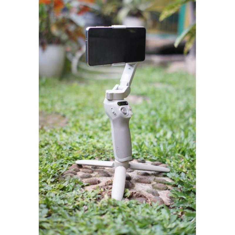 Stabilizer/Gimbal Hp Dji osmo SE,pernah pakai.