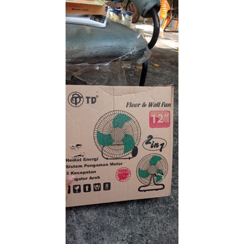 Kipas Angin merk TD 12’’
