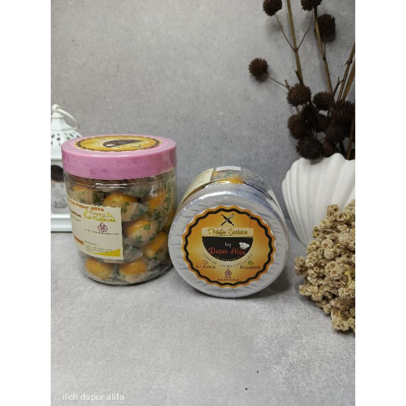 

Dalifa Cookies Ekonomis Sangat Berkualitas. Nastar Lumer Renyah Ngeprul.