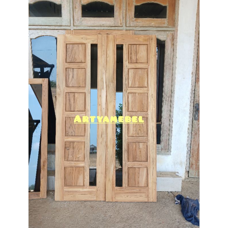 Pintu kupu tarung kayu jati