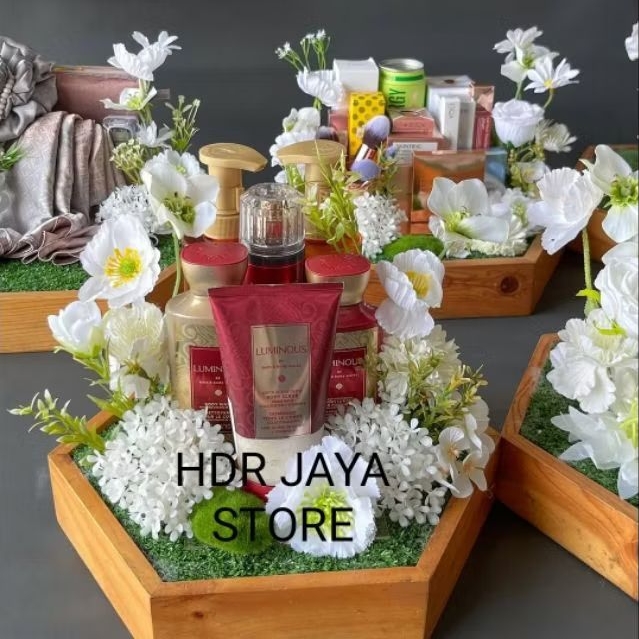 

KOTAK HANTARAN HEKSAGONAL SEGI 6 BAHAN KAYU JATI BELANDA