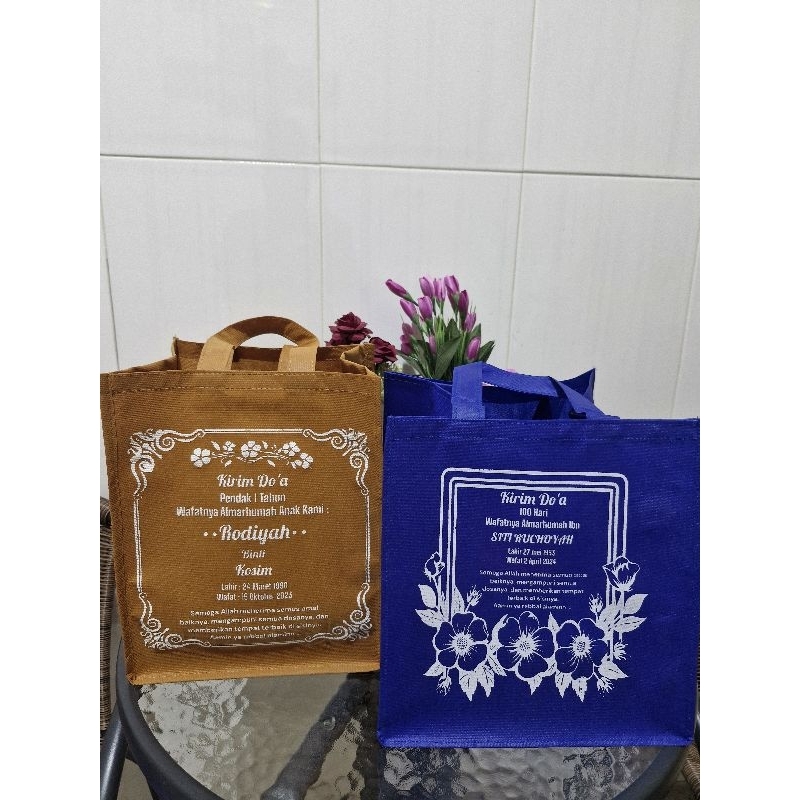 

Tas Spunbond Jahit Model Box 22x22x28 bisa Tambah Sablon Cocok untuk Hajatan & Tasyakuran
